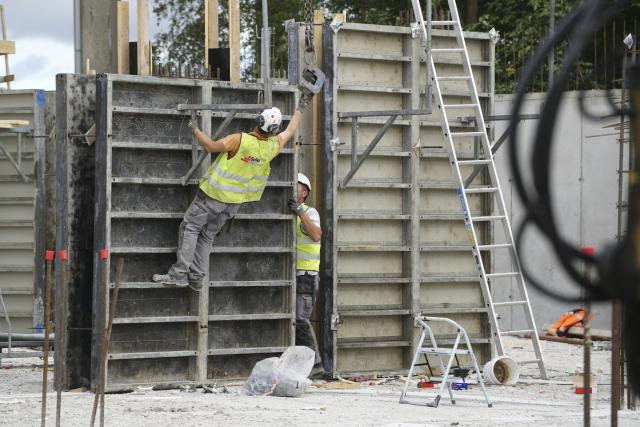 Fire av ti bedrifter i bygg- og anleggsnæringen sliter med å få tak i ansatte som har fag- og svennebrev, viser et konjunkturbarometer som BNL – Byggenæringens Landsforening har utarbeidet. Foto